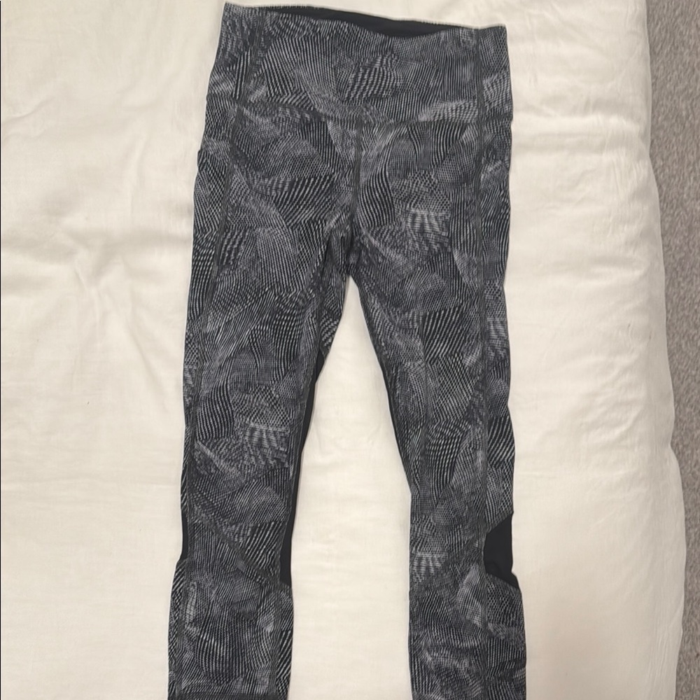 Lululemon Black and White Patterned Capri Leggings with mesh